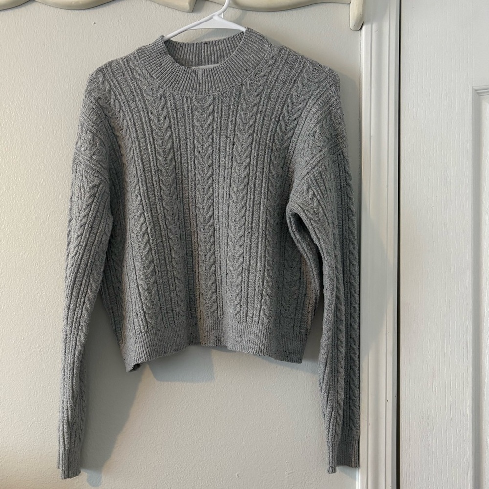 89th & Madison Light Gray Cable Knit Sweater Shirt